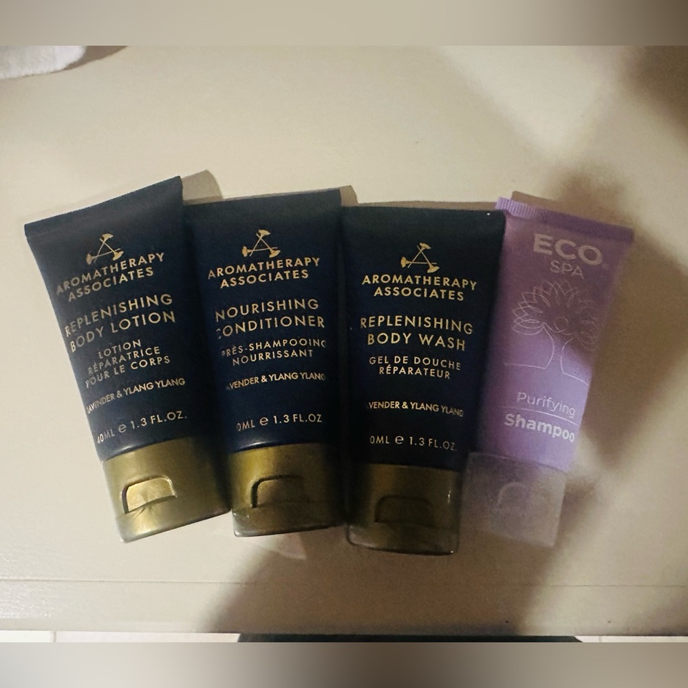 🆕 Aromatherapy Associates Lavender & Travel Ylang Ylang Bath Set